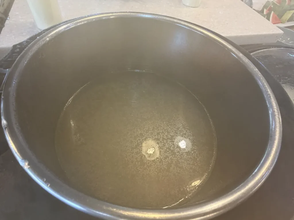 필리핀 세부 BESTA어학원 라메디 식당 국물 육수 냄비