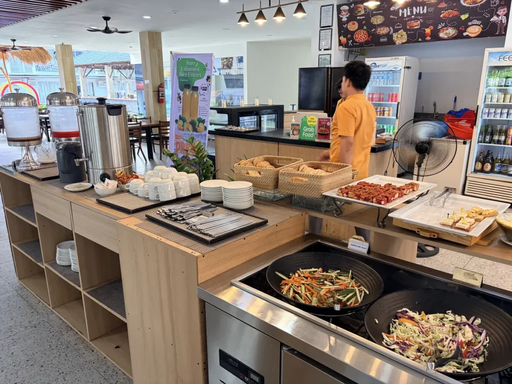 필리핀 세부 BESTA어학원 라메디 식당 조식 뷔페 카운터